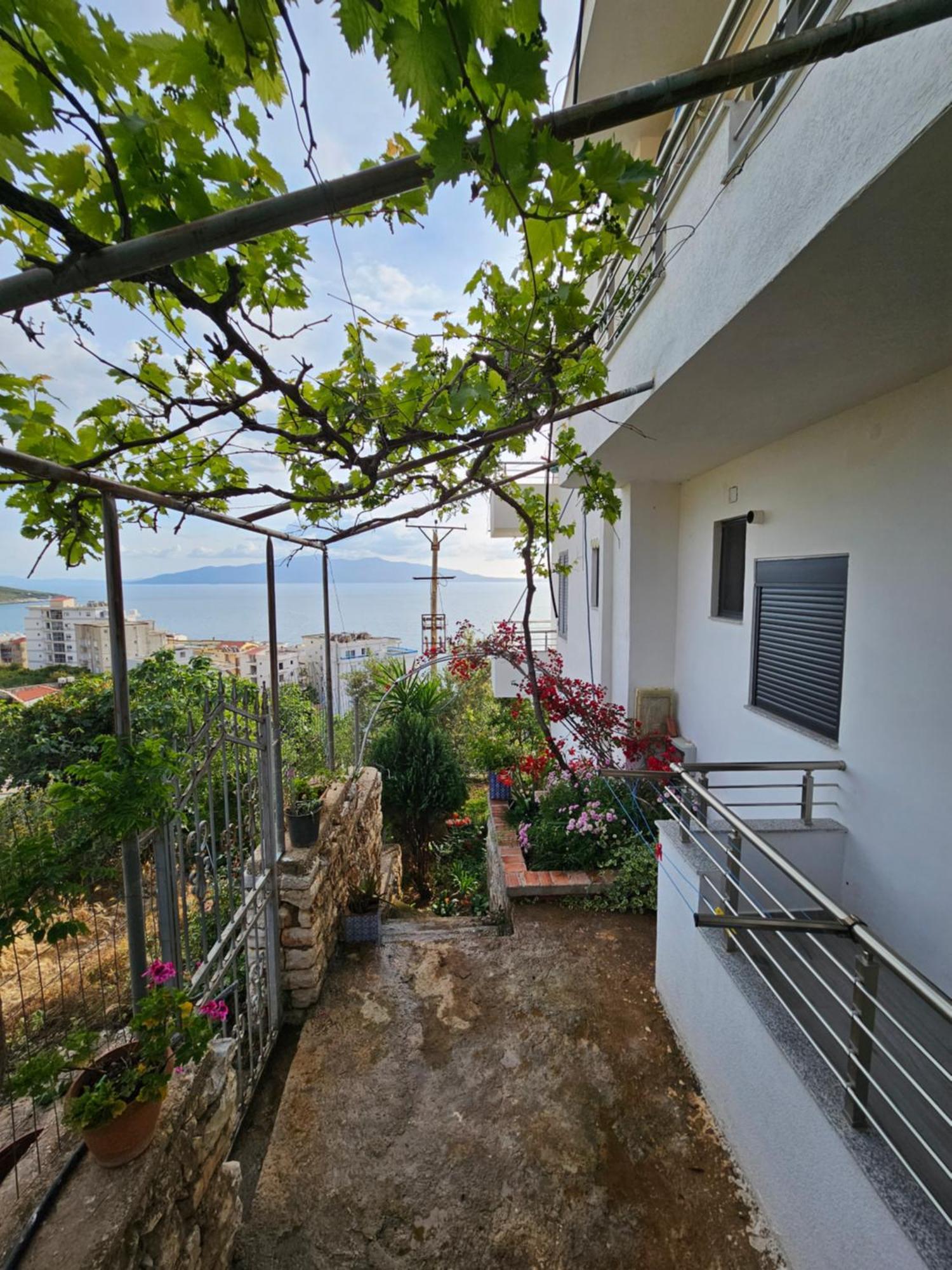 Nora'S Guesthouse Sarandë Exterior foto